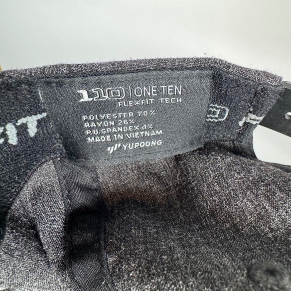 TravisMathew Mens Gray Flexfit Tech Baseball Cap SnapBack - Picture 4 of 4